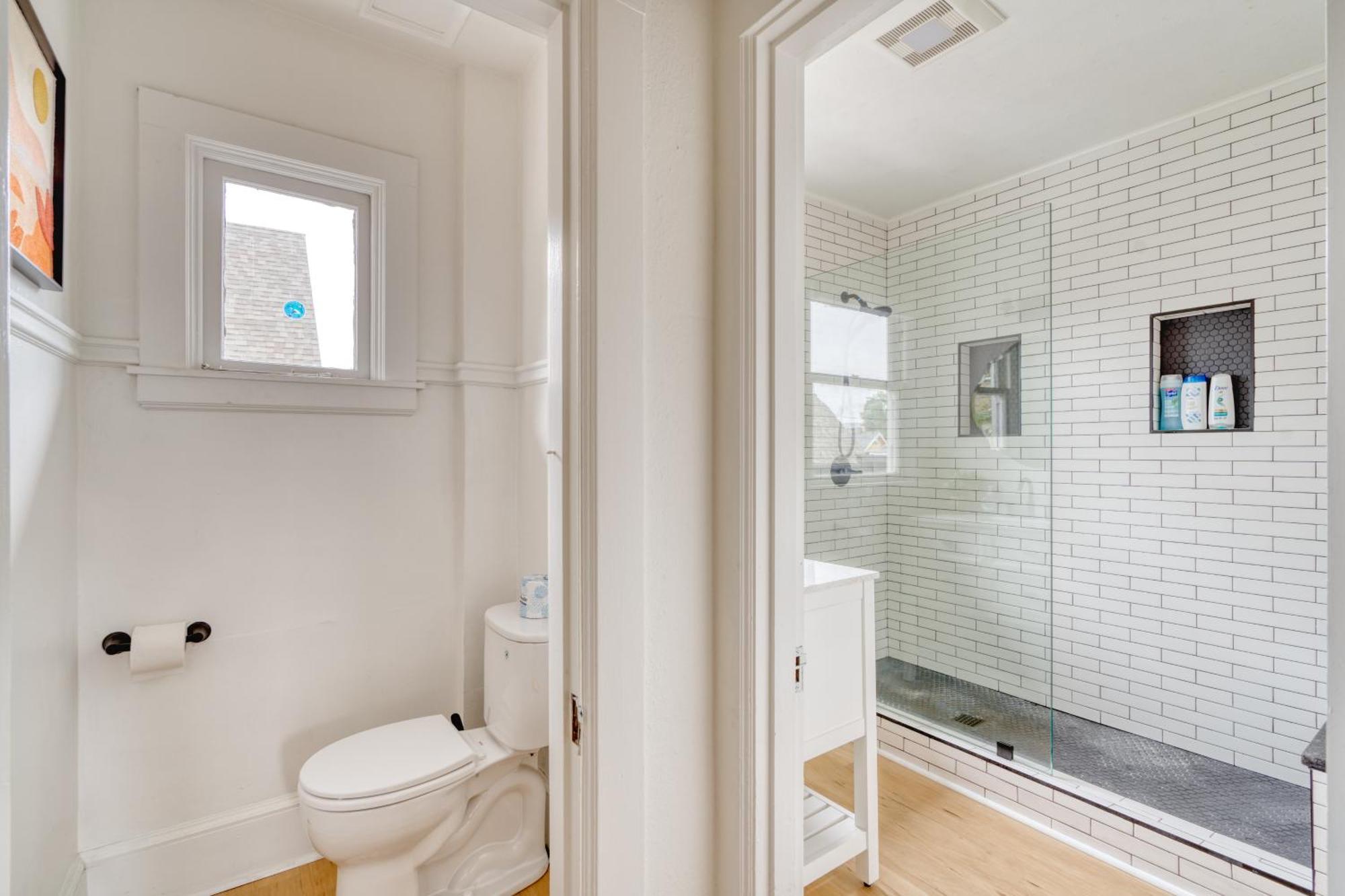 - The Sullivan's Gulch Retreat - 94 Walk Score Apartment Portland