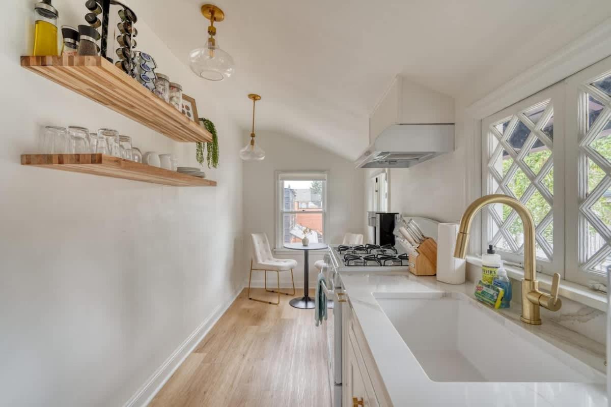- The Sullivan's Gulch Retreat - 94 Walk Score Apartment