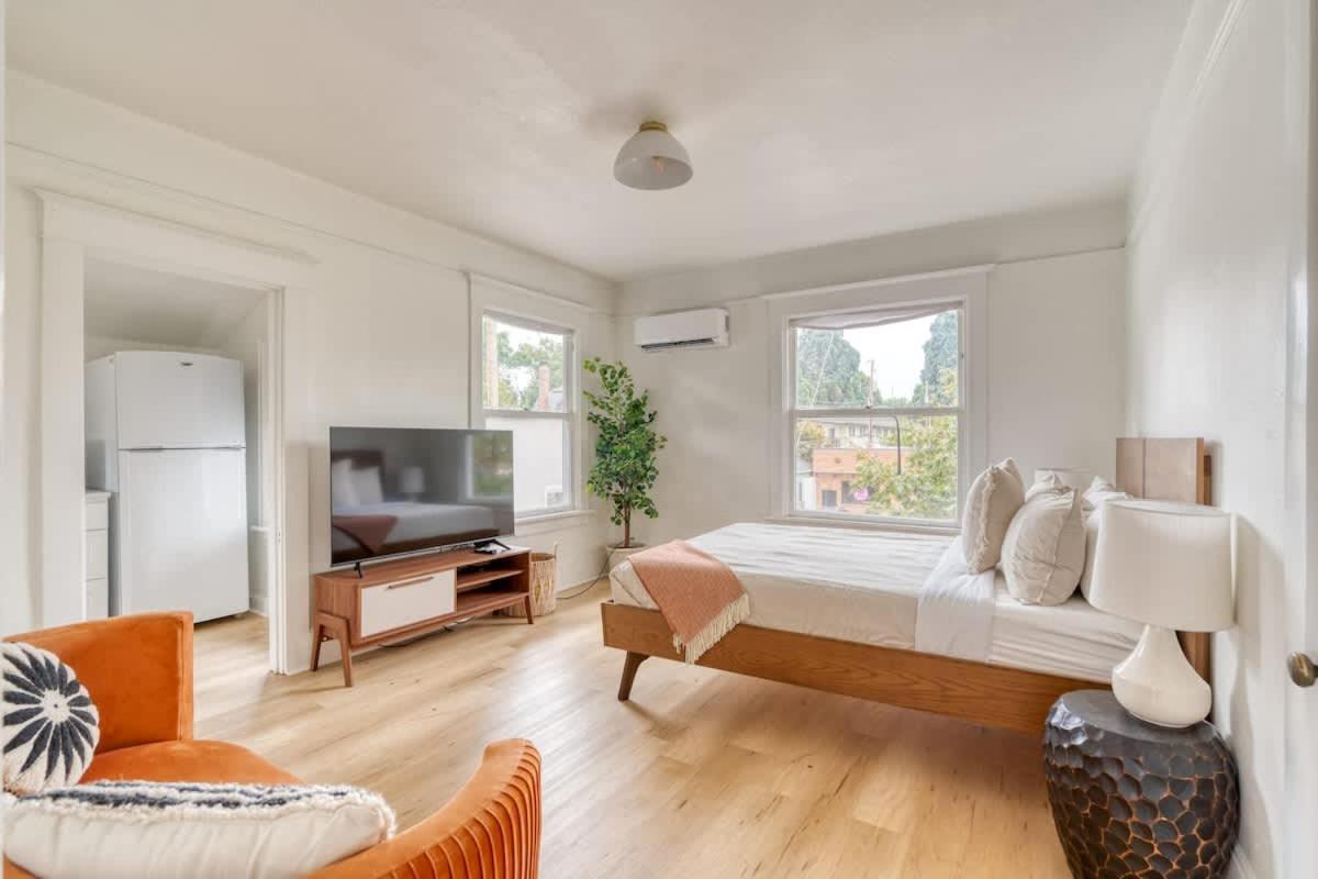 - The Sullivan's Gulch Retreat - 94 Walk Score Apartment Portland